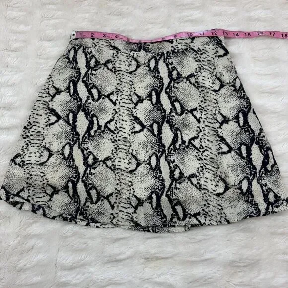Tobi Snakeskin Mini Skirt - Picture 4 of 9